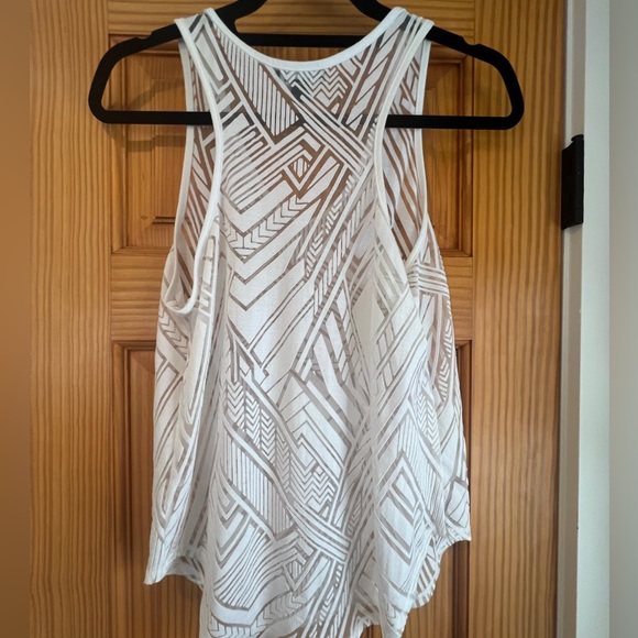 Sheer White Geometric Flowy Tank - Picture 2 of 2